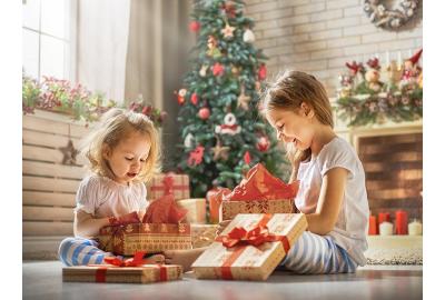 Žaislai vaikams: kokia dovana gali būti ne tik smagi, bet ir naudinga?
